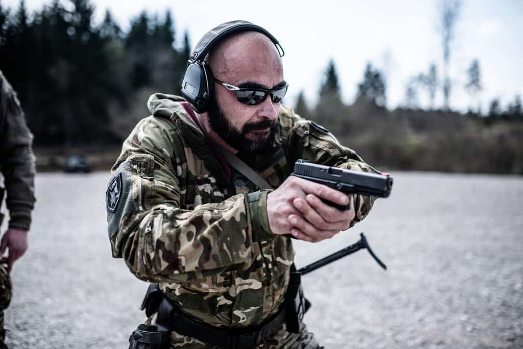 Taktisches Schießen Gewehr & Pistole