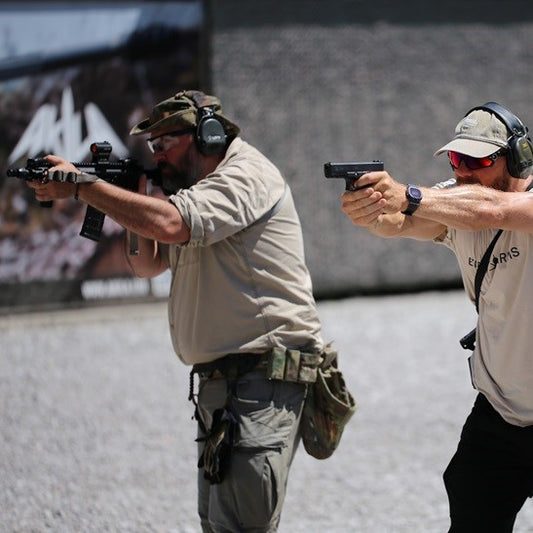 Taktisches Schießen Gewehr & Pistole